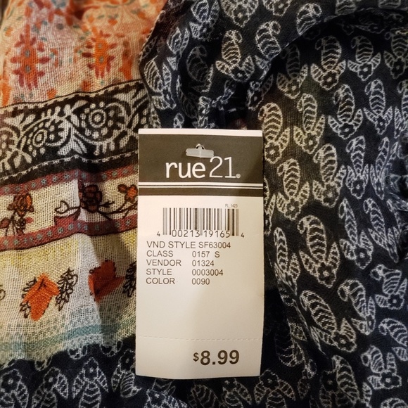 Accessories - Scarf Accessories - Scarf